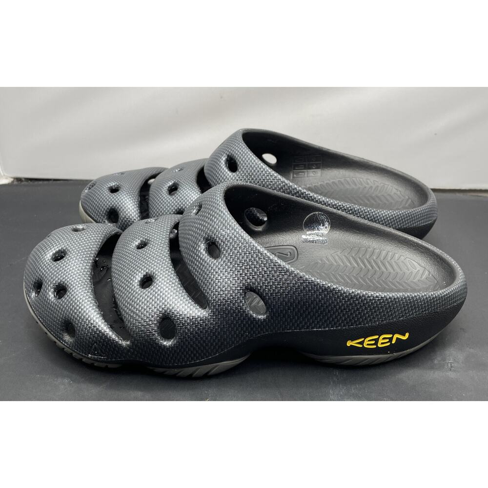 KEEN Yogui Arts Slipper Graphite Slip On Clogs Ye Shoes Mens Size 10 FAST SHIP - Picture 10 of 15